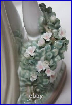 13.5 Lladro #5378 Time For Reflection Figurine With Box