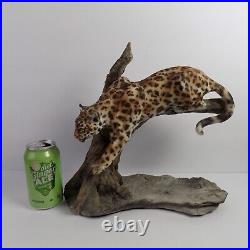 1997 Debra Minette Wildlife Sculpture Figurine Amur Leopard Panther