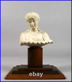 19th century Classical Parian Figurine Bust of Townley´s Clutie On The Pedestal
