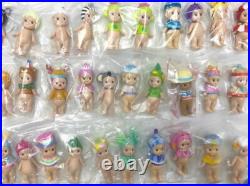 A large number of random Sonny Angel series A large number of random Sonny Angel series