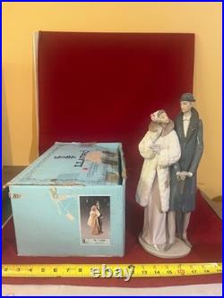 DAPPER LLADRO #1452 ON THE TOWN -CULTURED COUPLE-MINT-RETIRED withORIGINAL BOX
