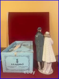 DAPPER LLADRO #1452 ON THE TOWN -CULTURED COUPLE-MINT-RETIRED withORIGINAL BOX
