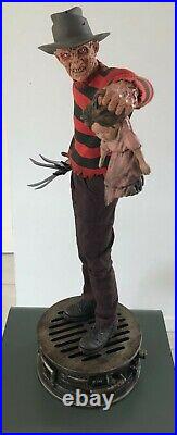 Freddy Krueger Premium Format Figure Sideshow Collectibles PRE-OWNED & VERY RARE