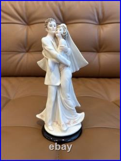 Giuseppe Armani'Forever One' Porcelain Figurine Florence Italy White EXCELLENT