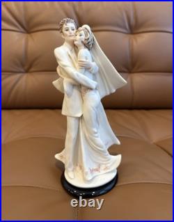 Giuseppe Armani'Forever One' Porcelain Figurine Florence Italy White EXCELLENT