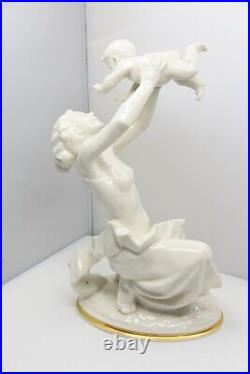 HUTSCHENREUTHER Figurine MOTHER'S DARLING Baby Blanc De Chine Sculpture