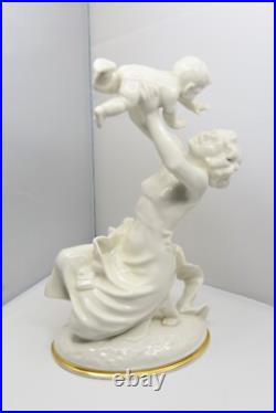 HUTSCHENREUTHER Figurine MOTHER'S DARLING Baby Blanc De Chine Sculpture