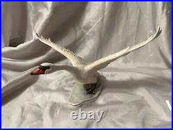 Hummel Goebel Bird, Mule Swan 5.5 Inch High 12 Wingspan