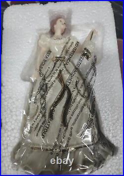 LENOX 2016 annual CLASSIC CHRISTMAS KISSES sculpture NEW in BOX with COA