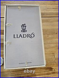 LLADRO Tee Time #5675 Mint Condition With Box Signed By Lladro Retired
