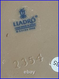 LLADRO Waiting FOR SPRING 10PORCELAIN FIGURINE 2354