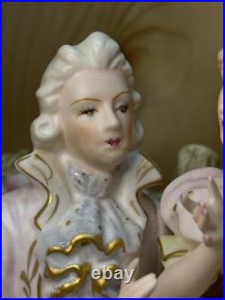 Lenwile Ardalt 7530 Couple Bisque/Porcelain Figurine Lighted Lamp Music Box