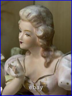 Lenwile Ardalt 7530 Couple Bisque/Porcelain Figurine Lighted Lamp Music Box