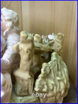 Lenwile Ardalt 7530 Couple Bisque/Porcelain Figurine Lighted Lamp Music Box