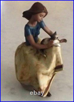 Lladro 2169 Repose girl w contented cat in her lap GRES finish MIB, RV$330