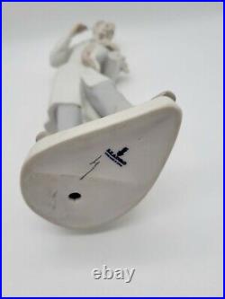 Lladro 4825 Veterinarian Doctor Injecting Puppy Dog with Needle Matte