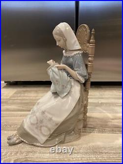 Lladro 4865 BORDADORA Porcelain Figurine Lady Embroider Knitting Needlepoint Lladro 4865 BORDADORA Porcelain Figurine Lady Embroider Knitting Needlepoint
