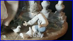 Lladro 5425 Studying in the Park, MINT condition