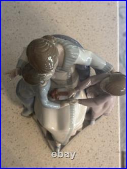 Lladro 5596 Retired A Gift For Mom Made In Spain Mothers Day Figurine Vintage