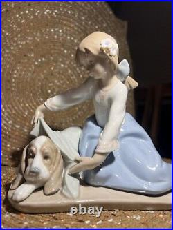Lladro 5688 Dog' Best Friend Girl with Dog Porcelain Figurine Please Read