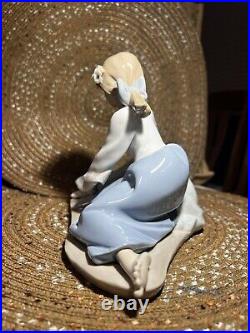 Lladro 5688 Dog' Best Friend Girl with Dog Porcelain Figurine Please Read