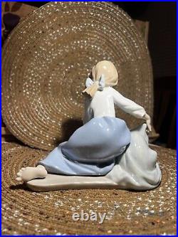 Lladro 5688 Dog' Best Friend Girl with Dog Porcelain Figurine Please Read