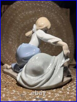 Lladro 5688 Dog' Best Friend Girl with Dog Porcelain Figurine Please Read