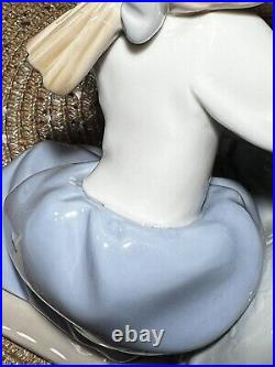 Lladro 5688 Dog' Best Friend Girl with Dog Porcelain Figurine Please Read