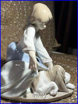 Lladro 5688 Dog' Best Friend Girl with Dog Porcelain Figurine Please Read