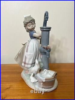 Lladro Daisa Summer on the Farm Figurine #5285 withBox, 9 Tall, 8 Widest