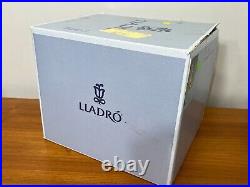 Lladro Daisa Summer on the Farm Figurine #5285 withBox, 9 Tall, 8 Widest