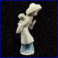 Lladro Figurine Asian Chinese Lady withChild on Back My Precious Bundle #5123