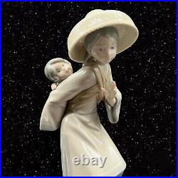 Lladro Figurine Asian Chinese Lady withChild on Back My Precious Bundle #5123