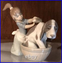 Lladro Figurine BASHFUL BATHER GIRL WASHING DOG #5455 Vintage 1987 Retired Spain