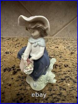 Lladro Figurines Girls with Flowers (lot of 3)