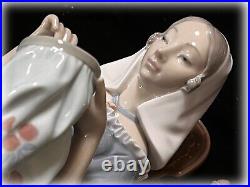 Lladro Insular Embroideress Porcelain Figurine 4865 Gloss NO Box Embroidery
