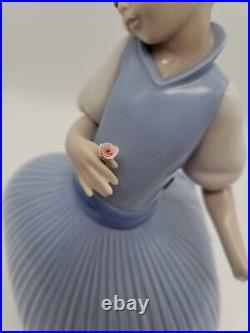 Lladro Porcelain Figurine Girl In Blue Dress Girls in Colored Dresses Series