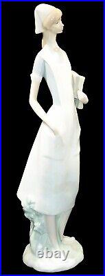 Lladro Professionals Nurse with Charts Porcelain Figurine, #4603, 14.25 High