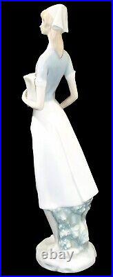 Lladro Professionals Nurse with Charts Porcelain Figurine, #4603, 14.25 High