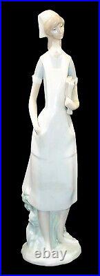 Lladro Professionals Nurse with Charts Porcelain Figurine, #4603, 14.25 High