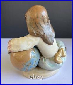 Lladro WORLD OF FANTASY Girl sitting with Globe #12292 EXTREMELY RARE