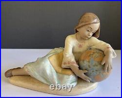 Lladro WORLD OF FANTASY Girl sitting with Globe #12292 EXTREMELY RARE