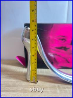 Manolo Blahnik Sculptural Shoe horn Display Piece Metal Heel Art, Original Box
