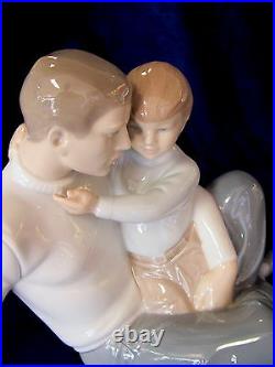 Nao By Lladro #1622 To Love And Protect Brand New In Box Father & Son Save$$ F/s