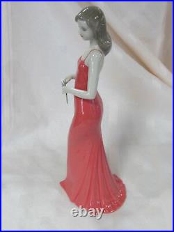 Nao By Lladro The Elegance Of A Rose #1914 Bnib White Rose Red Dress Love F/sh
