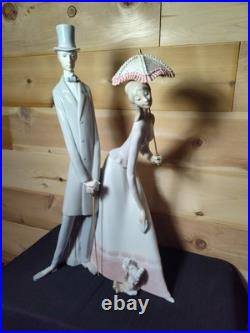 Nao by Lladro Spain 4563 RARE Lovers Couple with Puppy & Parasol Umbrella, 19 1/2