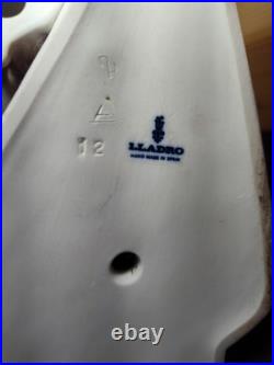 Nao by Lladro Spain 4563 RARE Lovers Couple with Puppy & Parasol Umbrella, 19 1/2