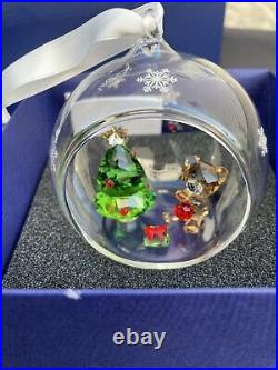 New In Box Authentic Swarovski Crystal Christmas Scene Ball Ornament #5533942