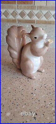 RARE Lladro Squirrel Figurine Made In Spain Very Good Condition