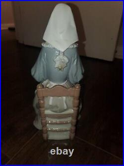 RARE Retired Large Lladro The Embroiderer Lady Sewing in Chair